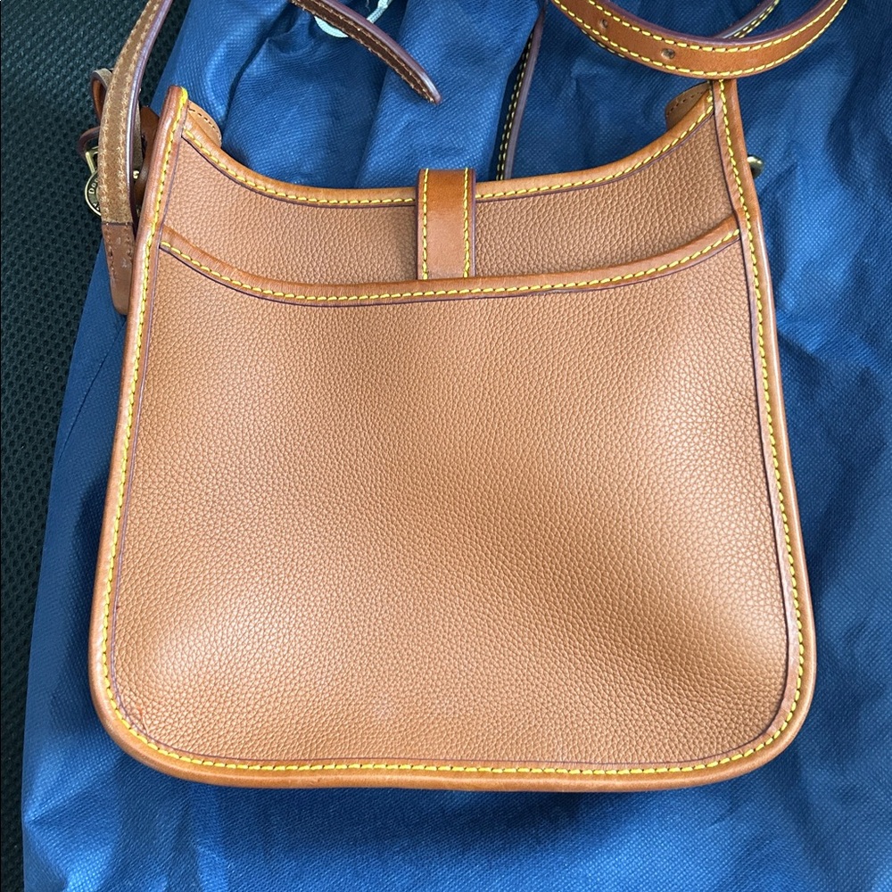 Dooney & Bourke Brown pebble grain Leather Crossbody Bag EUC - Picture 2 of 7